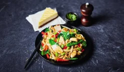 Picard Emincés de poulet, tagliatelles, légumes façon wok* Gamme Plus D'Équilibre|Produits Nutri-Score A
